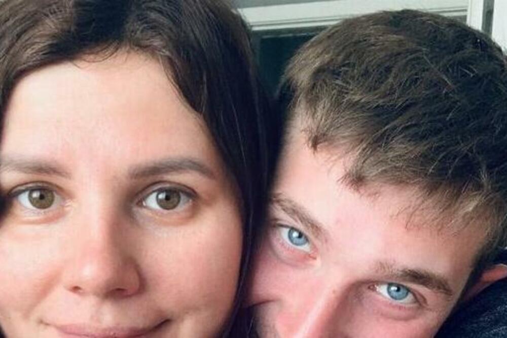 POTVRĐENO JE, VLADIMIR JE NJOJ NAPRAVIO DETE! Glumila mu maćehu pa ga ODVUKLA U KREVET (FOTO)