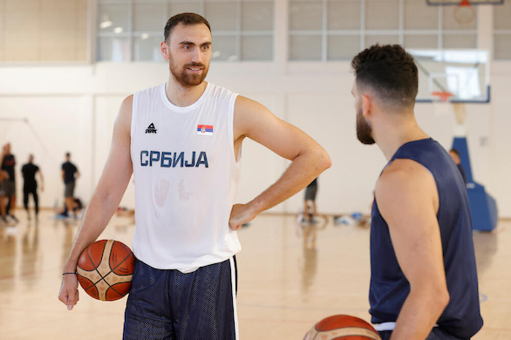 MILUTINOV I OLIMPIJAKOS? Oglasio se Nikolin agent (FOTO)