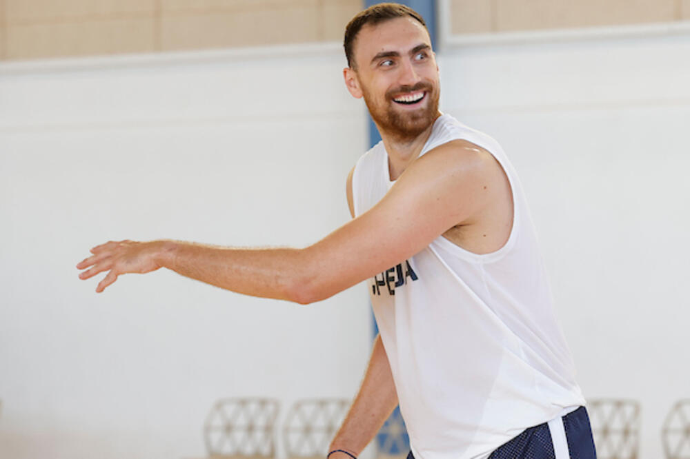 NE POMAŽU NI VELIKI NOVAC, ATAMAN I SLUKAS! Olimpijakos na +24 protiv Panatinaikosa (FOTO)