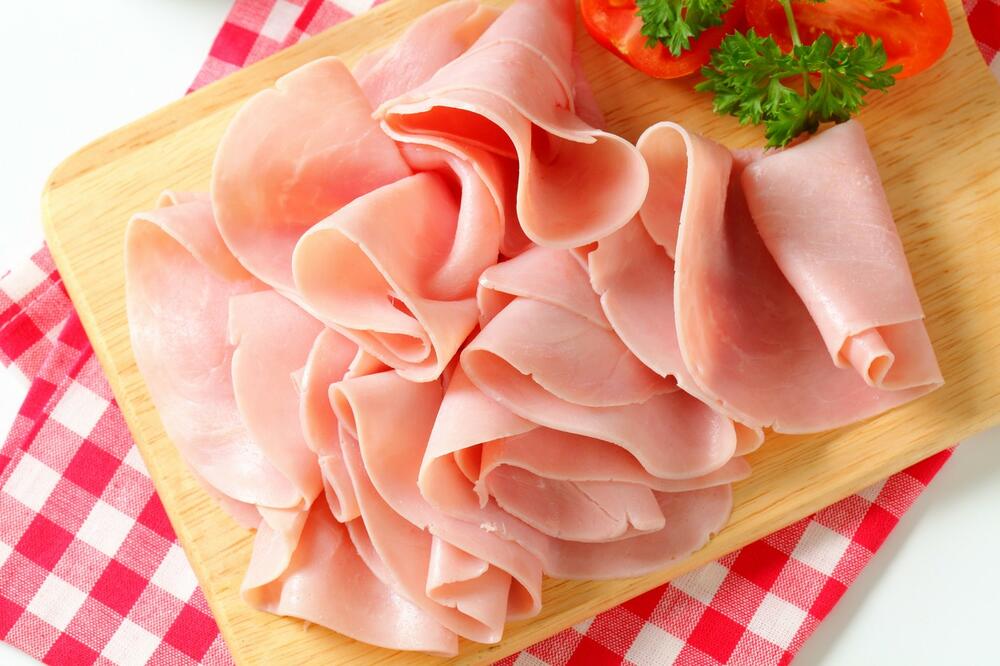 Predjelo spremno očas posla, a izgleda bogato: Meze sa šunkom, povrćem i puno sočnog fila biće pun pogodak