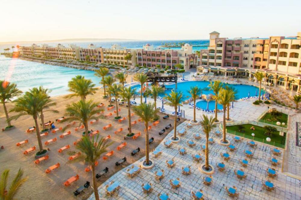 LETO JOŠ TRAJE! Last minute cene za Hurgadu i Kosta Bravu samo u Travellandu