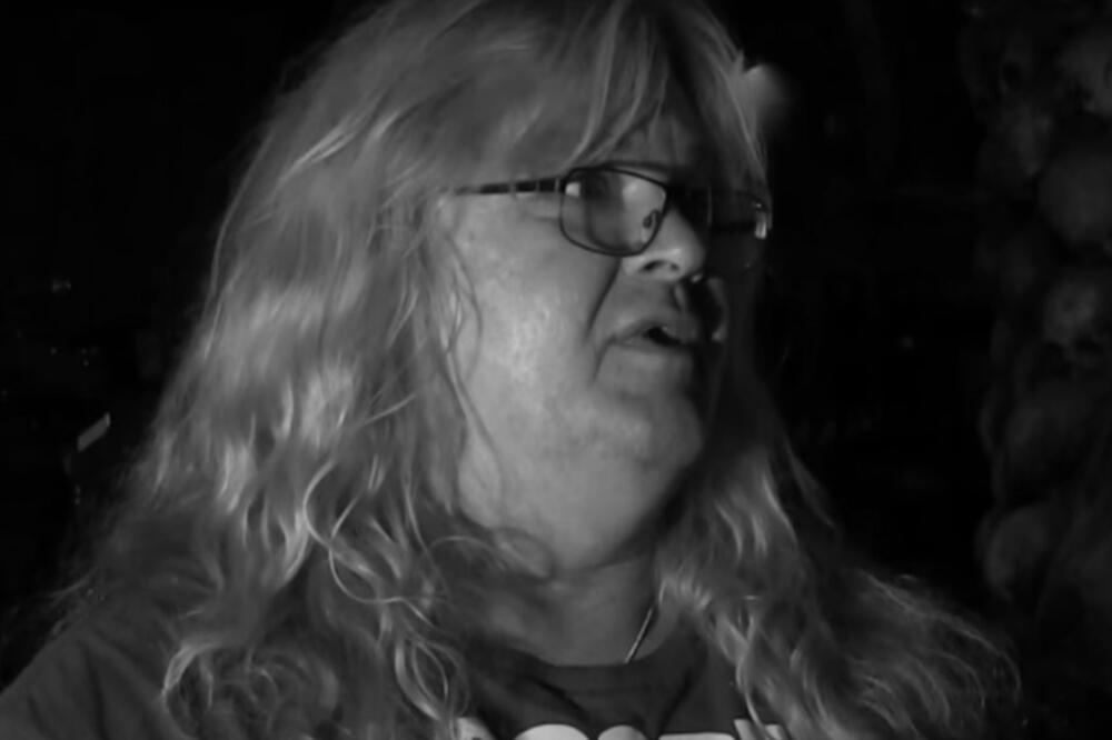 TEŠKE VESTI SU JAVLJENE: Umro je ČUVENI PEVAČ