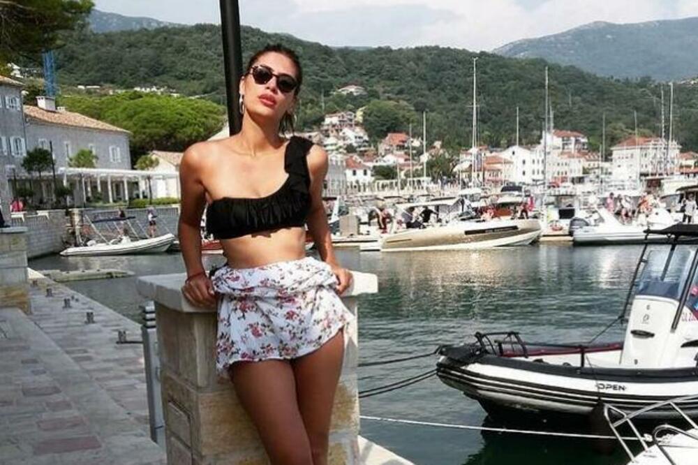 MALO KO ZNA DA JE VLADINA DEVOJKA TEŠKA BOMBETINA: Bila je MIS, izgleda kao 3 MILIONA DOLARA, ŽENA JE NADREALNA