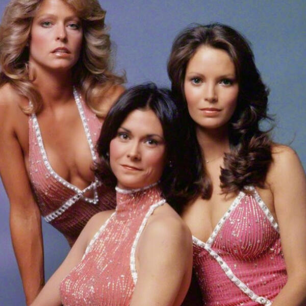 IMA SKORO 80 GODINA, IZGLEDA KAO ŽENA OD 40: Evo šta pije svaki dan (RECEPT)