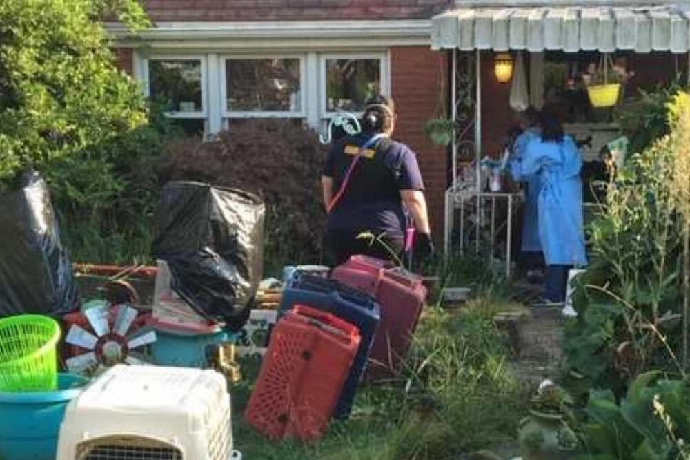 OSETIO JE UŽASAN SMRAD I ODMAH ZVAO POLICIJU: Danima je bilo SVE GORE, PRIZOR KOJI SU ZATEKLI BIO JE JEZIV (FOTO)