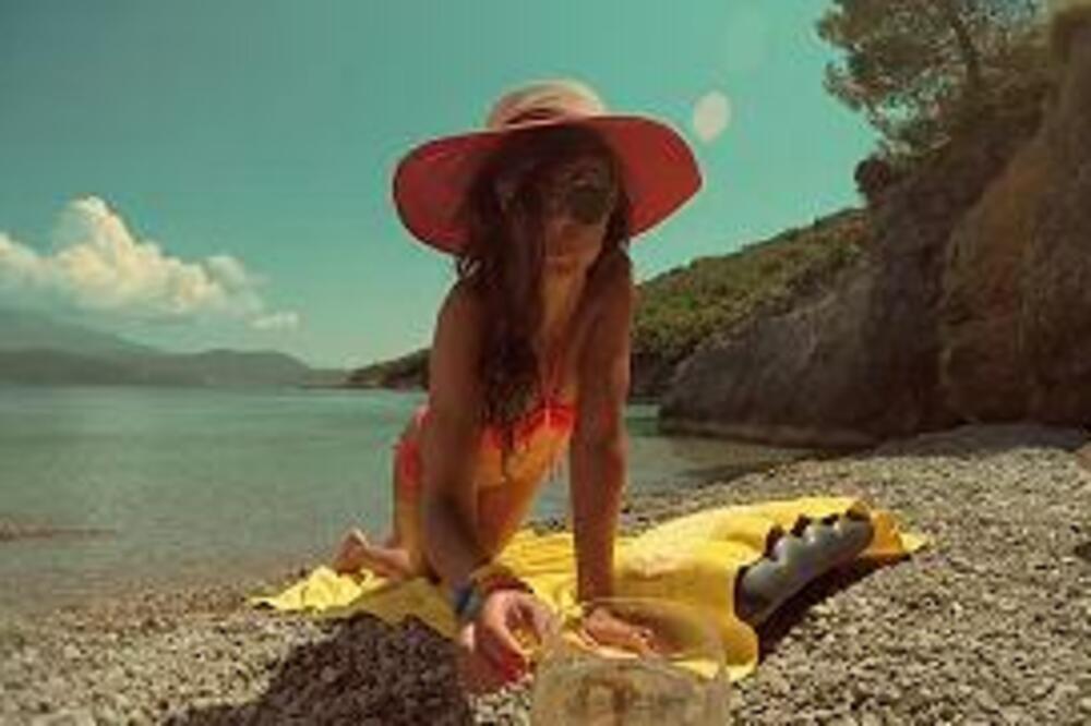 OVAKO DANAS IZGLEDA PLAŽA IZ SPOTA "ĐE SE KUPAŠ": Uhvatićete se za glavu zbog PRIZORA (FOTO,VIDEO)