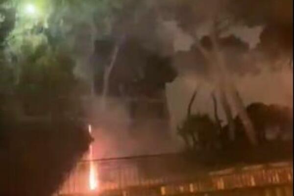 SRAMAN POTEZ! Navijači Makabija vatrometom budili fudbalere Crvene zvezde, SRPSKI ŠAMPION REAGOVAO! (VIDEO)