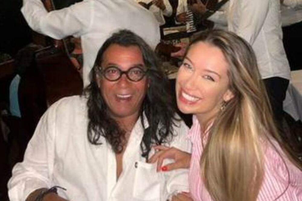 MAMA VODITELJKA, TATA DOKTOR NAUKA: Upoznajte RODITELJE Tee Tairović, odrasla u porodici OZBILJNIH ljudi