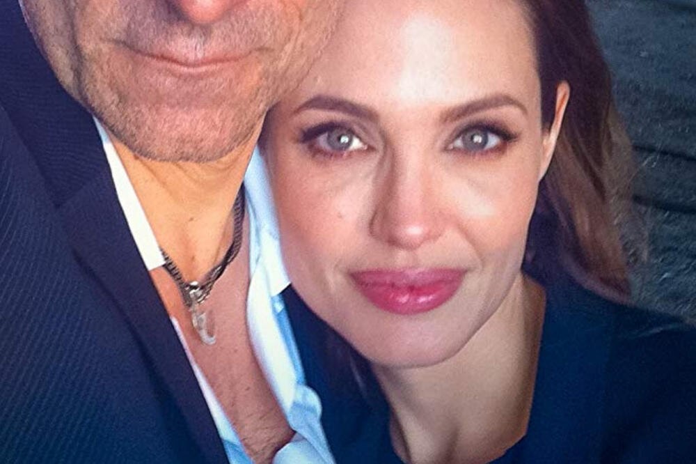 NAŠ GLUMAC U ZAGRLJAJU ANĐELINE DŽOLI: Niko ne veruje DA SU ZAJEDNO, isplivao DOKAZ! (FOTO)