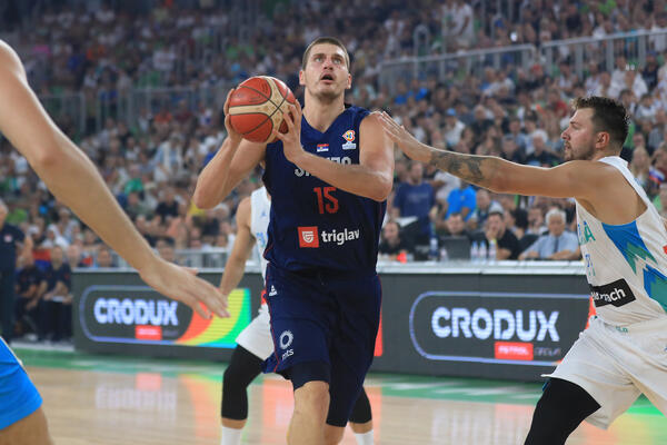 PA, DA LI JE OVO MOGUĆE? Novi ŠOK za Pešićevu Srbiju - neviđeno poniženje! (FOTO)