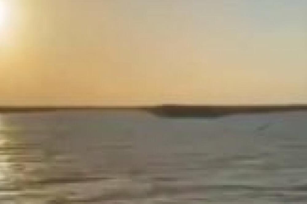 HTEO JE DA UHVATI ZALAZAK SUNCA! Nije ni slutio da će USNIMITI OVU STVAR! (VIDEO)