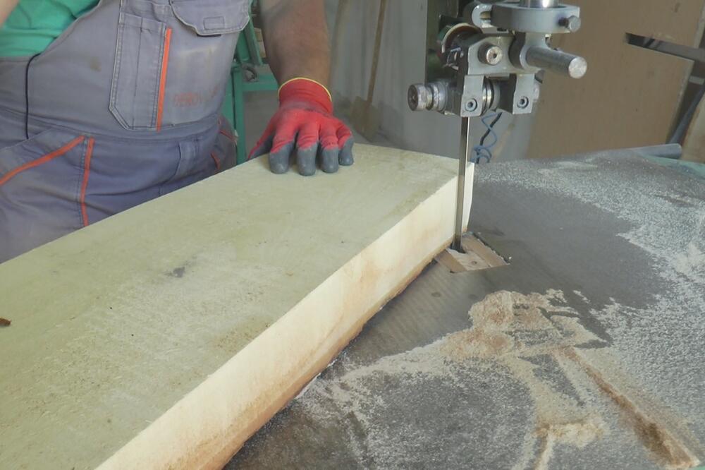 LAZAR UČI ZANAT I ČEKA GA POČETNA PLATA OD 100.000: I pored dobre zarade, takvih MAJSTORA sve MANJE IMA