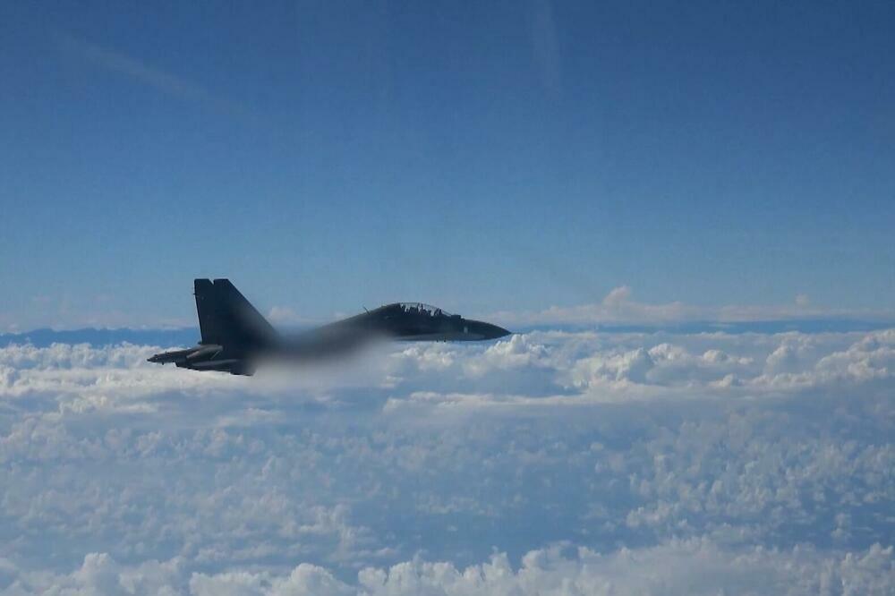 Patrole i stvarne borbene vežbe kineske vojske oko regiona Tajvana (VIDEO)