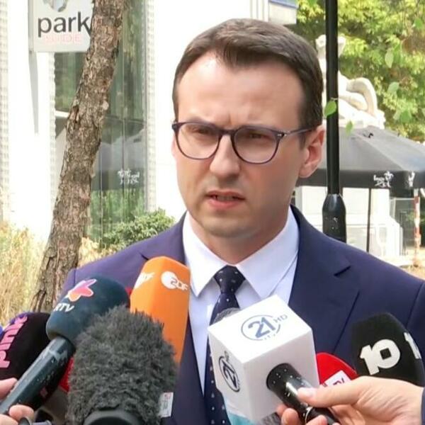 Petković: Tražimo da za tablice dogovor bude po istom principu kao i za lične karte