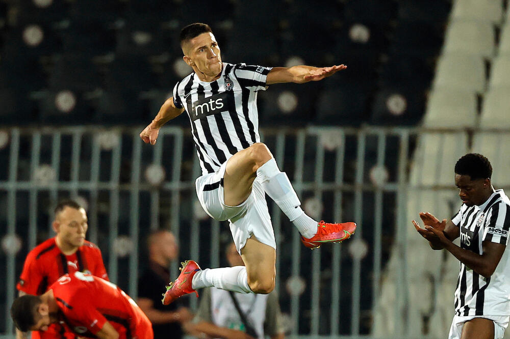 PARTIZAN SA DOBROM ZALIHOM PUTUJE NA MALTU: Crno-beli se KONAČNO raspucali, grupa Lige konferencija je blizu!