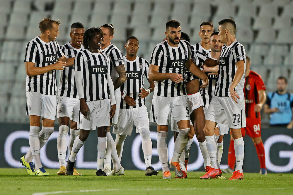 KAPITALNO POJAČANJE STIŽE U HUMSKU! Član Standarda iz Liježa bi u najskorije vreme trebalo da obuče crno-beli dres?