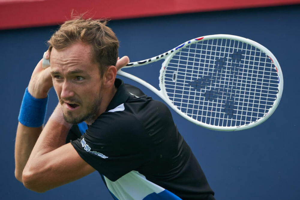 MEDVEDEV SE VRAĆA U FORMU: Srušio Šapovalova, čeka ga Fric! Ispale PRVE DVE teniserke sveta!