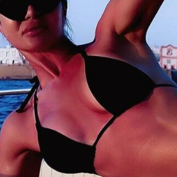 ONA JE NAJSE*SIPILNIJA BAKA NA SVETU: Parićete oči na GOLO TELO, kao da je sam BOG PRAVIO (FOTO)