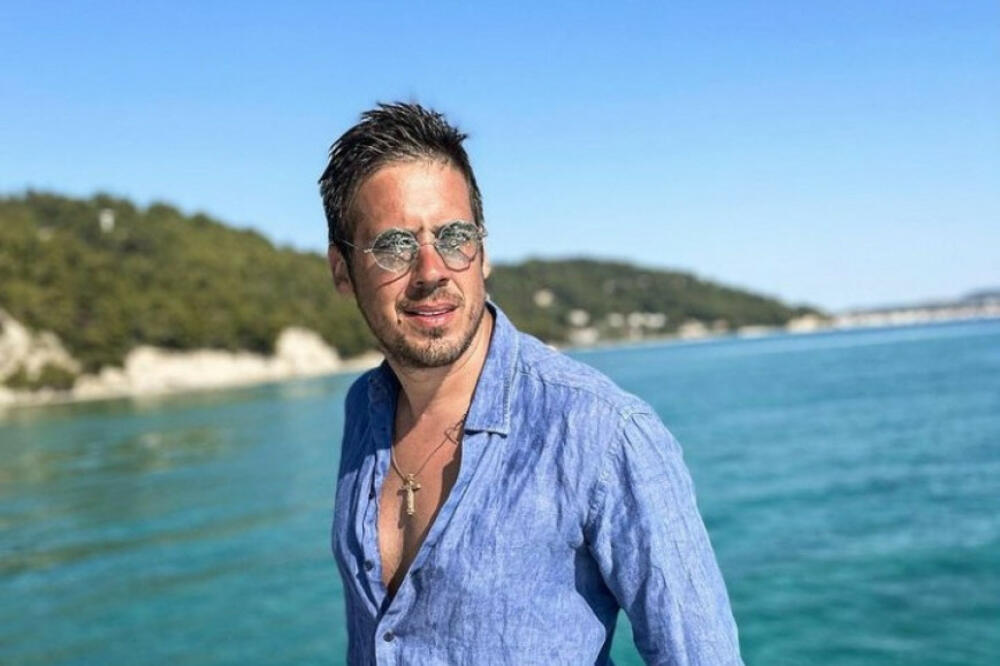 KAD NIKOLA ROKVIĆ ZABACI UDICU, SAMO SE NAJBOLJE ZAKAČI: Ona je sada jedina RIBA u muškom društvu! (FOTO)