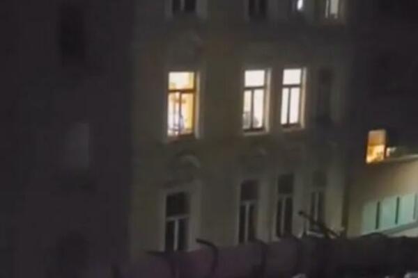 SNIMAK KOMŠINICE U EKSTAZI ZAPALIO MREŽE! Ceo kraj slušao VRIŠTANJE, šta li joj je radio tokom akcije?! (VIDEO)