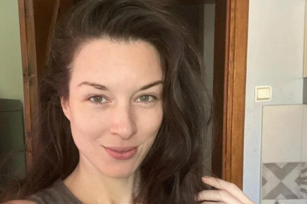 "MORAM DA PRIZNAM, JE**ZOVNIJI SU"? Zvezda FILMOVA ZA ODRASLE otkrila ko je bolji u krevetu SRBI ili AMERIKANCI?