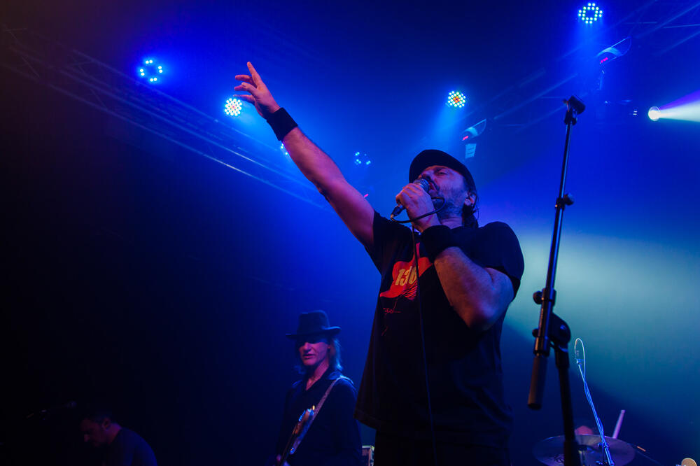 ZABRANJENO PUŠENJE PRODRMALO SMEDEREVSKU PALANKU: Popularni bend održao prvi u nizu koncerata u Srbiji