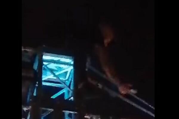 OBEZBEĐENJE NAPRAVILO PROPUST NA KONCERTU DRAGANE MIRKOVIĆ:Pevačica je mogla biti POVREĐENA, momak napravio SKANDAL