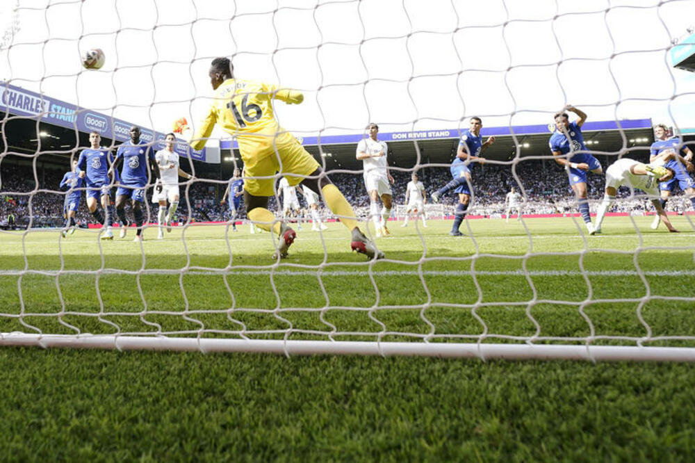 UBEDLJIVA POBEDA LIDSA! Brajton uspešan na gostovanju u Londonu! (FOTO)