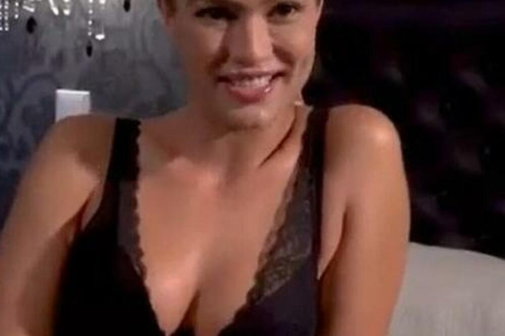 OVA SRPKINJA JE JEDNA OD NAJVEĆIH ZVEZDA PO*NO FILMOVA: "Ko kaže da ne voli SE*S, TAJ LAŽE" (FOTO)