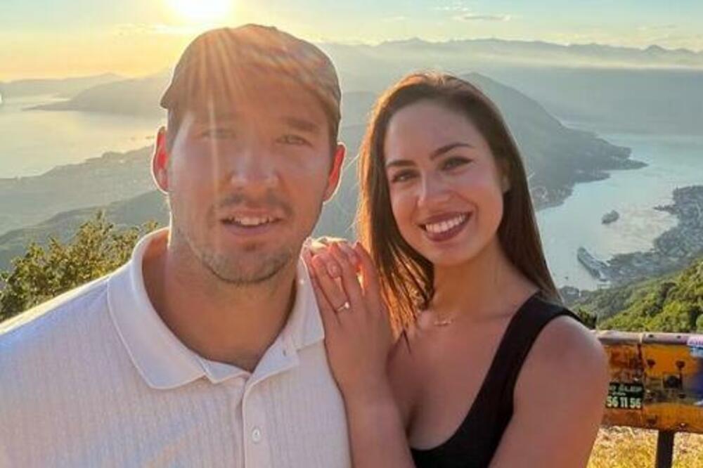 DUŠAN LAJOVIĆ VERIO NAJLEPŠU SRPSKU DOKTORKU: Pogledajte kako je Duci zaprosio Lidiju! (FOTO)