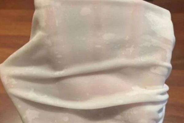 OBUKLA PROVIDNI KUPAĆI PA SE OBRUKALA PRED CELOM PLAŽOM: Nije ni verovala ŠTA ĆE JOJ SE DESITI (FOTO)