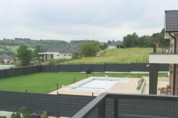 AMERIČKA NASELJA GRADE SE U BEOGRADU: Kuće samo niču, a evo i koliko koštaju! (FOTO)