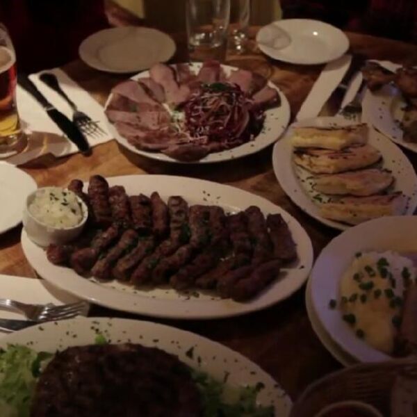 Beograđanke na ovom mestu ručak za 4 osobe platile 2.000 dinara: Jele, pile pa se oduševile kada im je stigao račun