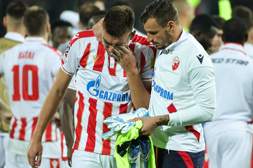 PAVKOV NEUTEŠAN, DUGO PLAKAO NASRED TERENA: Katai ležao u neverici! (FOTO)