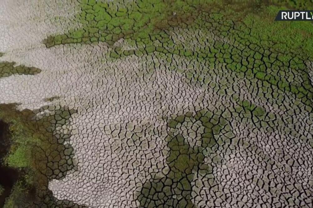 REKORDNA SUŠA, KAKVA NIJE VIĐENA 1.000 GODINA, OTKRILA RUŠEVINE STAROG GRADA: Neverovatni prizori u Evropi (FOTO)
