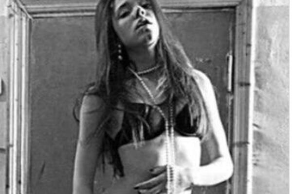 KRISTINA OSTALA TRUDNA SA POZNATIM BIZNISMENOM! Priznala koliku SUMU je zarađivala SVAKU NOĆ (FOTO)