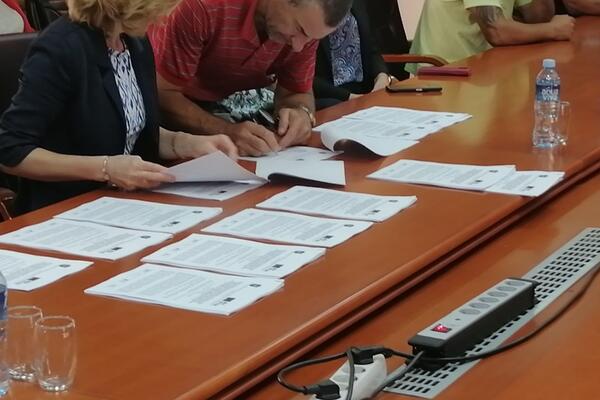 ČAČANKE ŽRTVE NASILJA OPET IMAJU OSMEH NA LICU! Učinjen je veliki korak, UGOVORI ZA REKONSTRUKCIJU potpisani