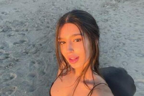 ZAR SA TATINIM KOLEGOM? Đina Džinović usnimljena sa poznatim pevačem,bliskost je OGROMNA: Zar joj je ON dečko? FOTO