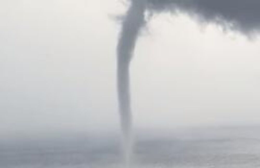 Mikonos, Vodena pijavica, Tornado