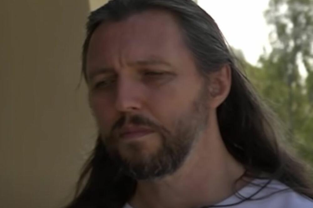 OVAJ ČOVEK TVRDI DA JE REINKARNACIJA ISUSA: Bio policajac, a onda doživeo "NAGLO BUĐENJE", EVO KAKO IZGLEDA (VIDEO)