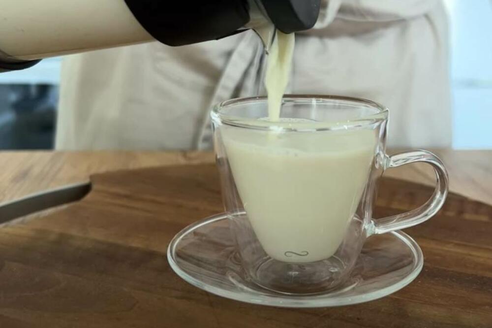 ČAJ ZA IZBACIVANJE VIŠKA TEČNOSTI IZ ORGANIZMA: Odmah ćete se osećati LAKO KAO PERO! (RECEPT)