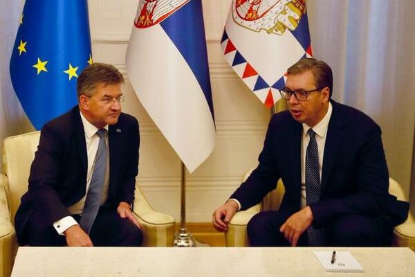 OGLASIO SE LAJČAK NAKON SASTANKA SA VUČIĆEM: Svi sporazumi iz dijaloga moraju se primeniti