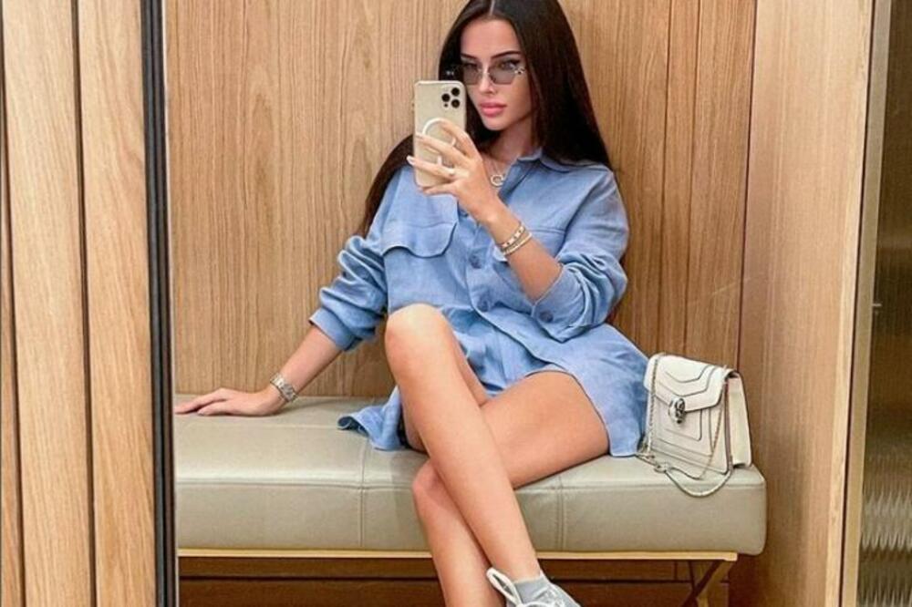 JANA POSTALA NAJSKUPLJA LJUBAVNICA, ŠEIK JE KITI ZLATOM: Evo kako je izgledala pre SVIH OPERACIJA (FOTO)