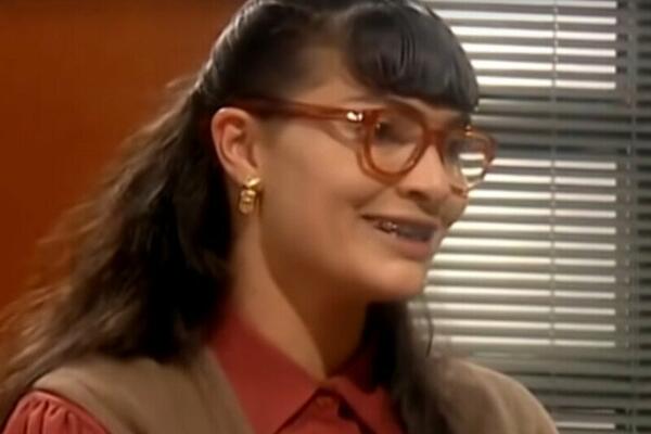 EVO KAKO DANAS IZGLEDA ČUVENA RUŽNA BETI KOJU SMO SVI OBOŽAVALI: Nećete verovati koliko se PROMENILA (FOTO)