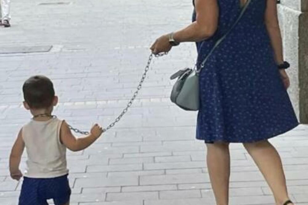BABA UNUKA PROŠETALA NA LANCU: Gnusan PRIZOR u Subotici digao Srbiju na NOGE, žena imala SRAMNO objašnjenje! (FOTO)
