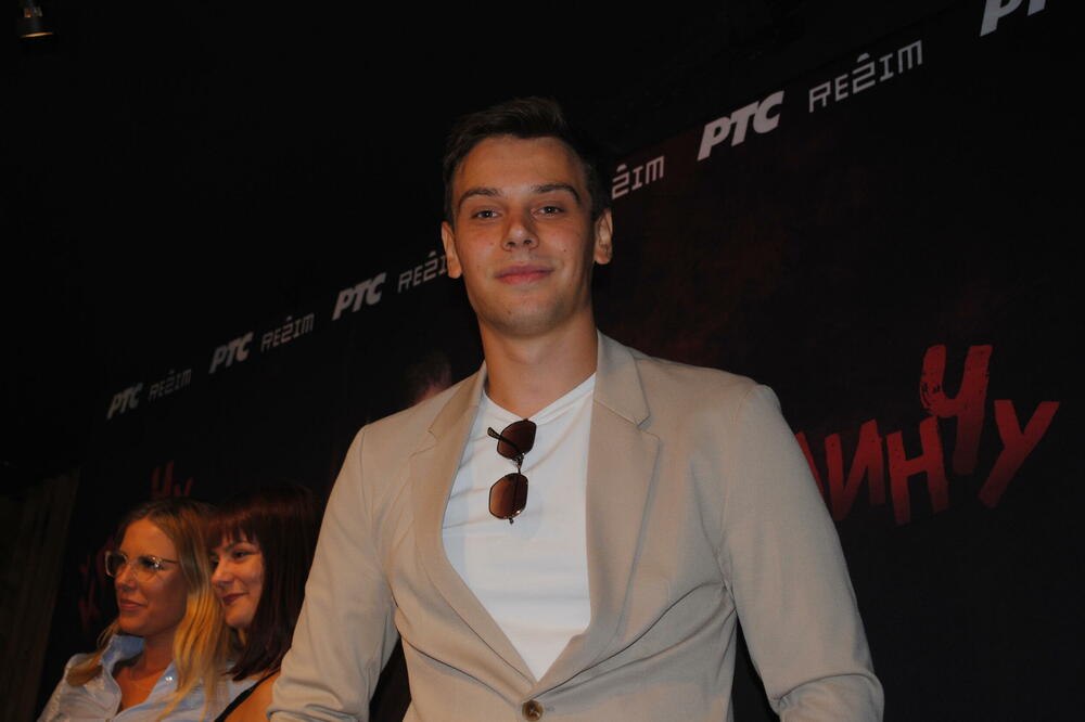 DEVOJKE, ON JE IPAK ZAUZET! Mlada glumica je OSVOJILA SRCE Đorđa Mišine, a ovaj SNIMAK dele svi (VIDEO)