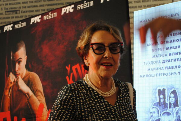 "SMETALO BI MI AKO BAŠ POJMA NEMA"! Ceca Bojković za Espreso o Vojaževoj glumi u novoj domaćoj seriji!