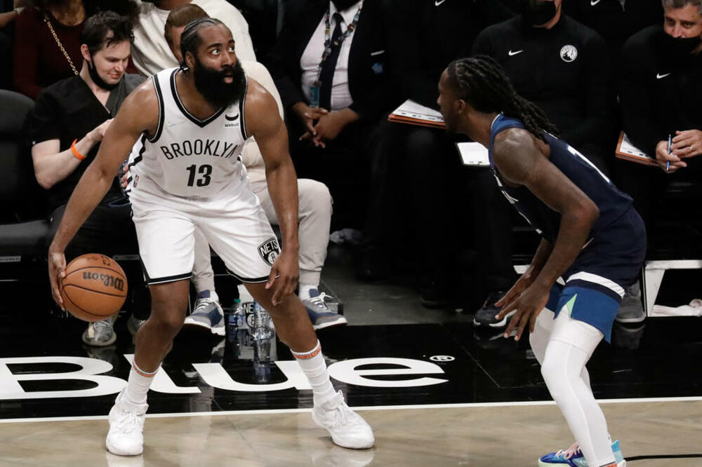 SKANDAL: Poznati NBA košarkaš uhapšen zbog posedovanja DROGE, našli mu i 2 pištolja!