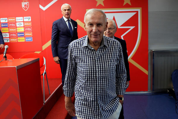 DRAGAN DŽAJIĆ SKORO PA SEO U FOTELJU: FS Vojvodine podržao stariju od 2 legende Crvene zvezde!