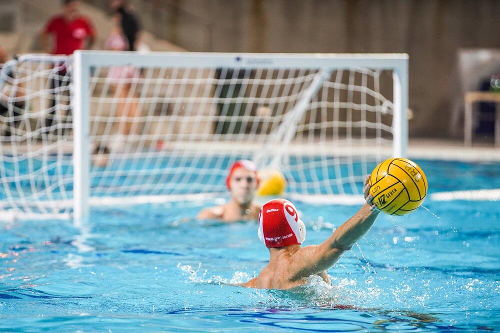 PRIJATELJSKA ATMOSFERA NA DORĆOLU: Prvi Starogradski vaterpolo kup završen pobedom VK Crvena zvezda